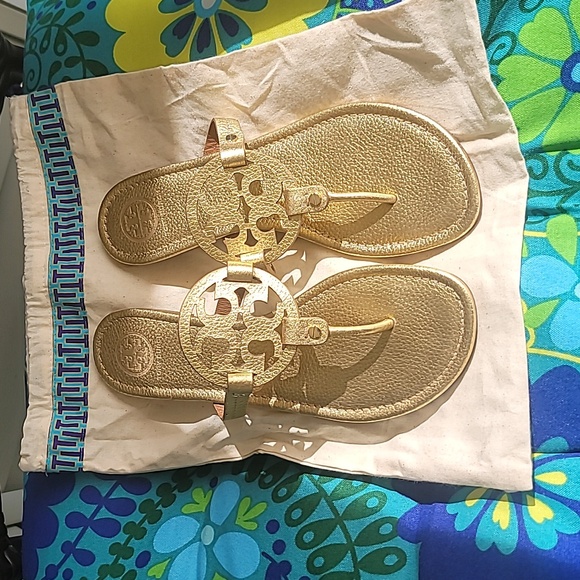 🥰Gold Tory Burch Miller sandals🥰 - Picture 3 of 13